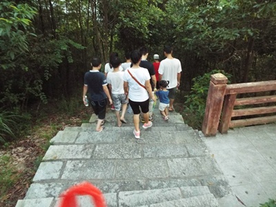 天开始变黑了&hellip;真正到了下山的时候了